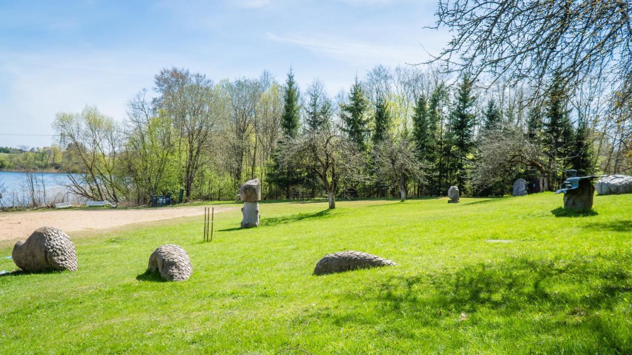 Namelis Ant Vilnojos Ezero Kranto Pension Suderwa Buitenkant foto